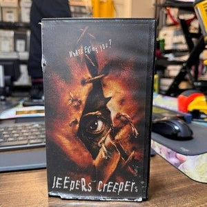 Jeepers Creepers Horror Movie VHS Tape "Whats Eating You" 1