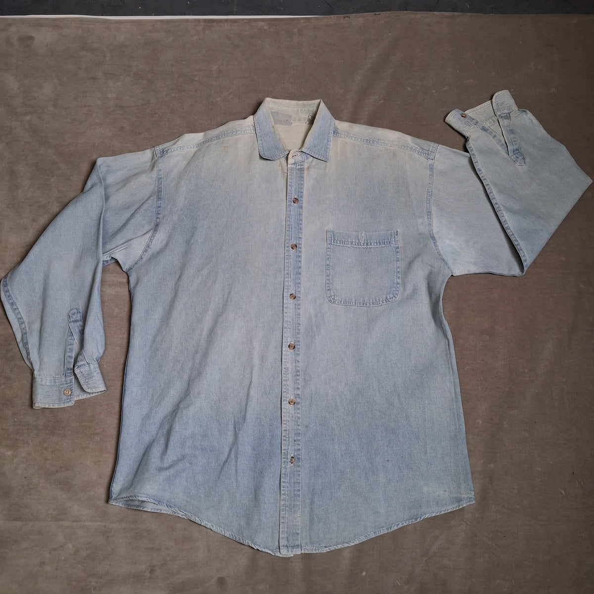 Looney Tunes Embroidered Denim Shirt Men's Light Blue BLITZZ Size M