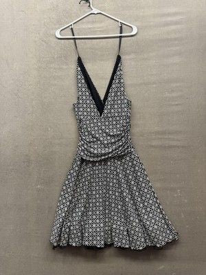 B Wear Dress Womens Medium Black White Geometric Pattern Sleeveless V Neck Flare 1