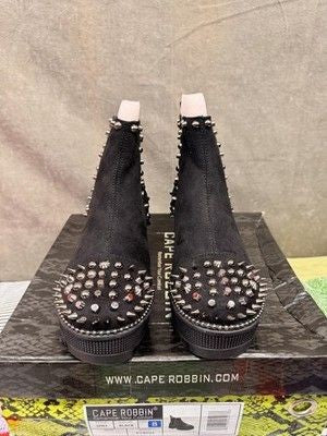 Cape Robbin Ankle Boots Womens Size 8 Black Spiky Studded Chelsea Lug Sole