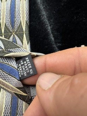 Albert Nipon Tie Mens Silk Geometric Pattern Treated DuPont Teflon 61in Extra Lo 1