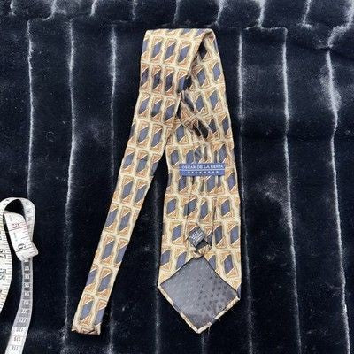 Oscar de la Renta Tie Classic Geometric Pattern Blue Gold Silk Pre-Owned Good Co