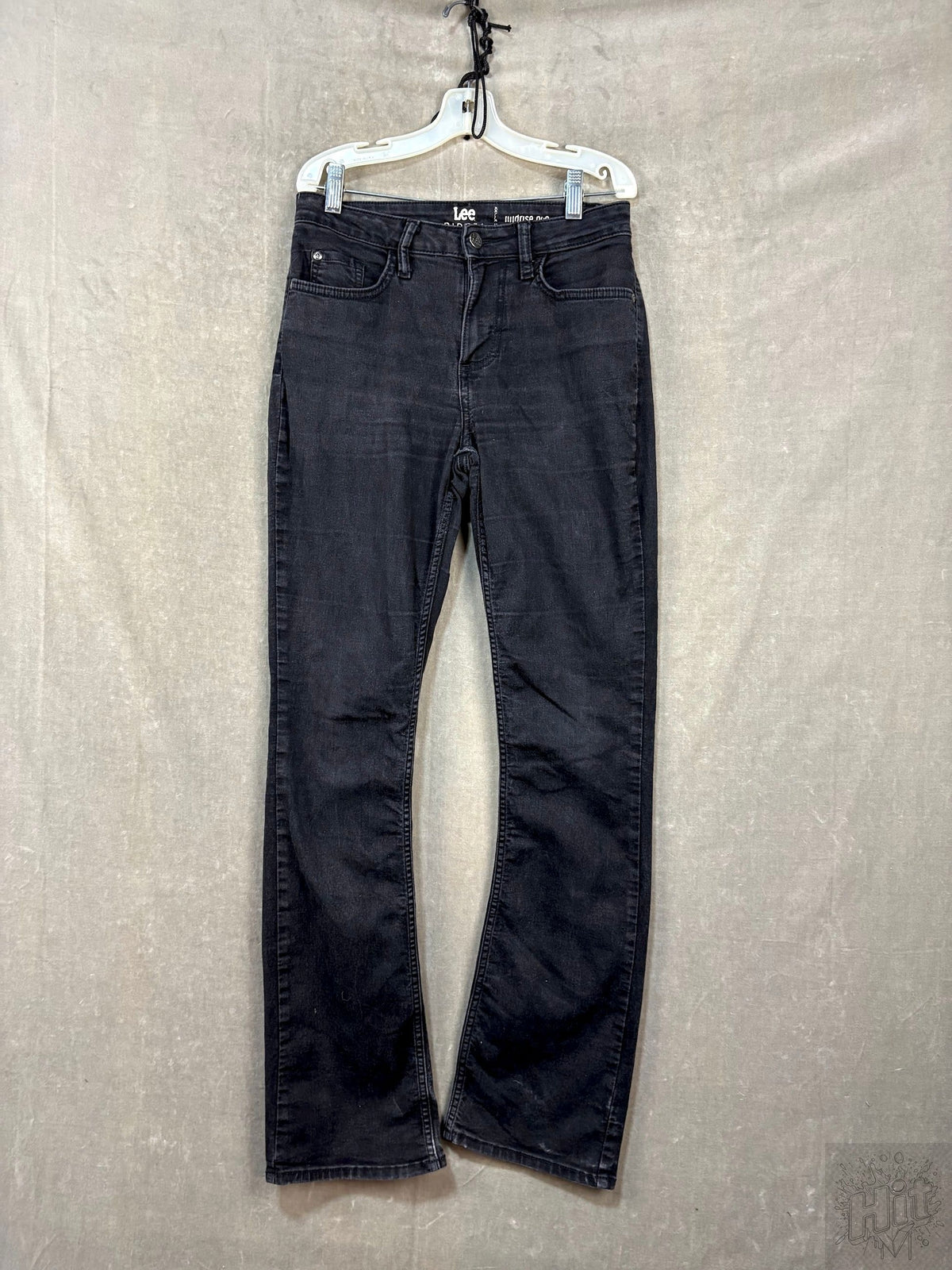 Lee Rider Black Denim Jeans with Classic Fit and Pockets