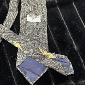 Valentino Silk Tie Mens Diamond Pattern Handmade Italy Pre-Owned Good Condition 4