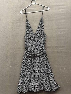 B Wear Dress Womens Medium Black White Geometric Pattern Sleeveless V Neck Flare 2