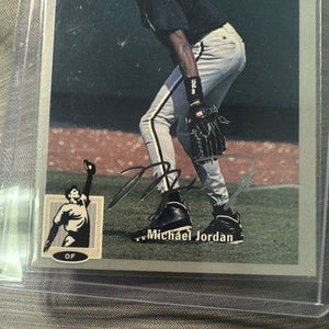 1994-95 Upper Deck Collector's Choice - #23 Michael Jordan 2
