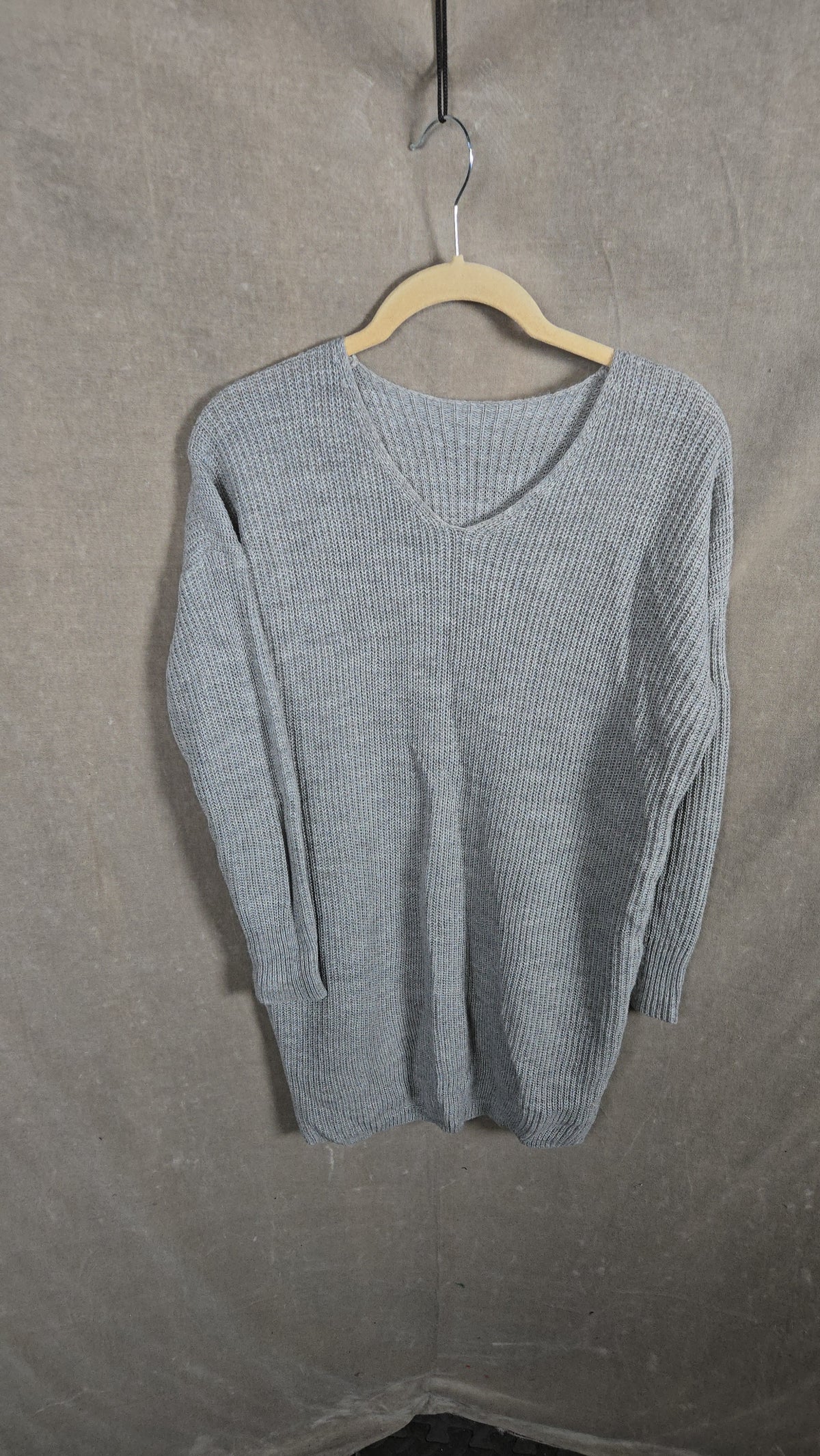 Women's Gray Ribbed Knit Longline V-Neck Pullover Sweater Size M