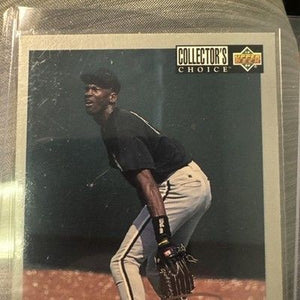1994-95 Upper Deck Collector's Choice - #23 Michael Jordan 3