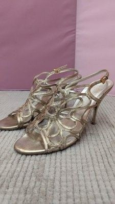Valentino Garavani Gold Slingback Cutout Flower Heels Womens Size 39 3