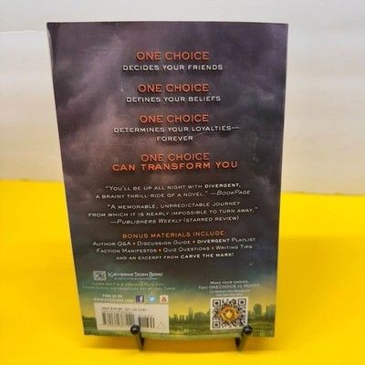 Divergent Veronica Roth Paperback Book 1 YA Dystopian Sci-Fi Carve the Mark