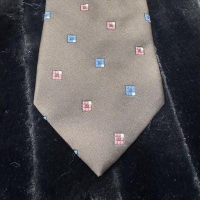 Vintage Wembley Tie Mens Square Pattern Necktie Made USA Classic 90s