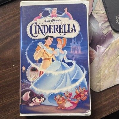 Walt Disney's Cinderella VHS Movie Classic Animated Film 1995