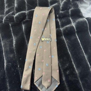 Vintage Wembley Tie Mens Square Pattern Necktie Made USA Classic 90s 4