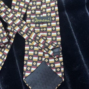 Domani Tie Mens Burgundy Gold Geometric Checkered Silk Necktie Pre-Owned Good 3