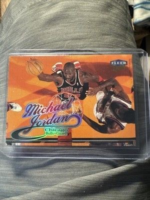 MICHAEL JORDAN 1998/99 Fleer Ultra HOLO FOIL #85 DUNKING BULLS HOF SP RARE