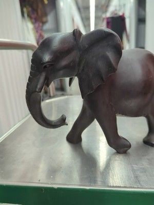 Hand Crafted wooden carved Elephant Statue Sculpture in Rosewood for Decoration