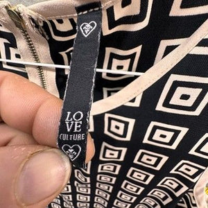 Love Culture Shirt Womens Medium Black White Geometric Sleeveless Blouse Top 4